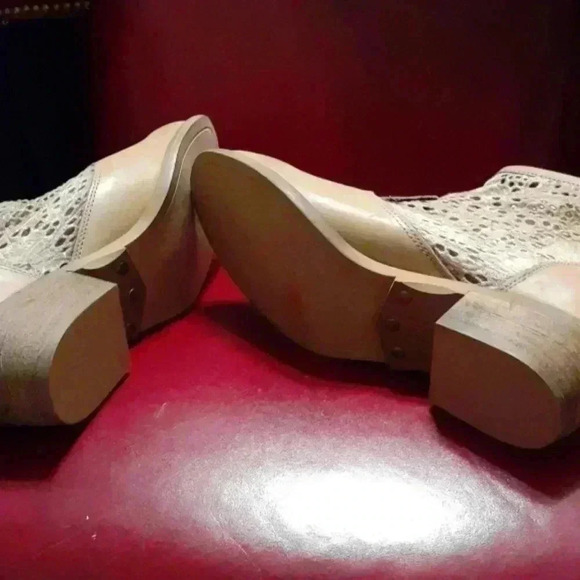 Anthropologie Cool Way Tan Beige Leather Ankle Boot Laser Cut Boho Size 9 - Picture 7 of 8